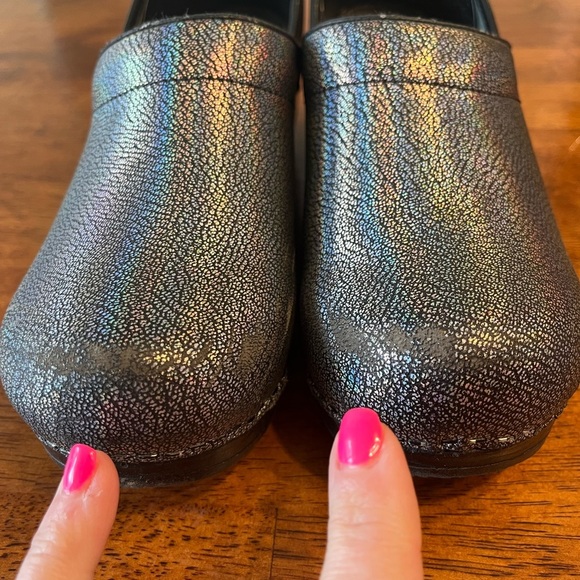 Sanita pebbled charcoal gray metallic slip on clog size 38 women’s 7 - Picture 2 of 9